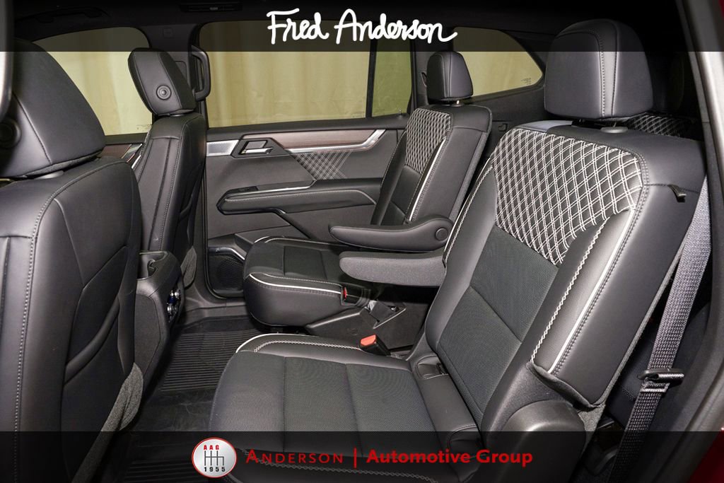 Used 2025 GMC Acadia Denali w/ Super Cruise Package FWD image 10