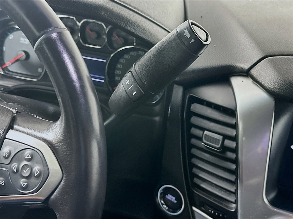 Used 2018 Chevrolet Suburban LT image 15