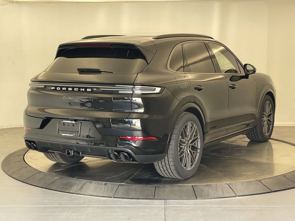 New 2025 Porsche Cayenne Turbo image 7