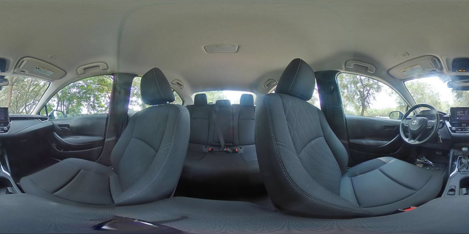 Used 2025 Toyota Corolla LE FWD image 38