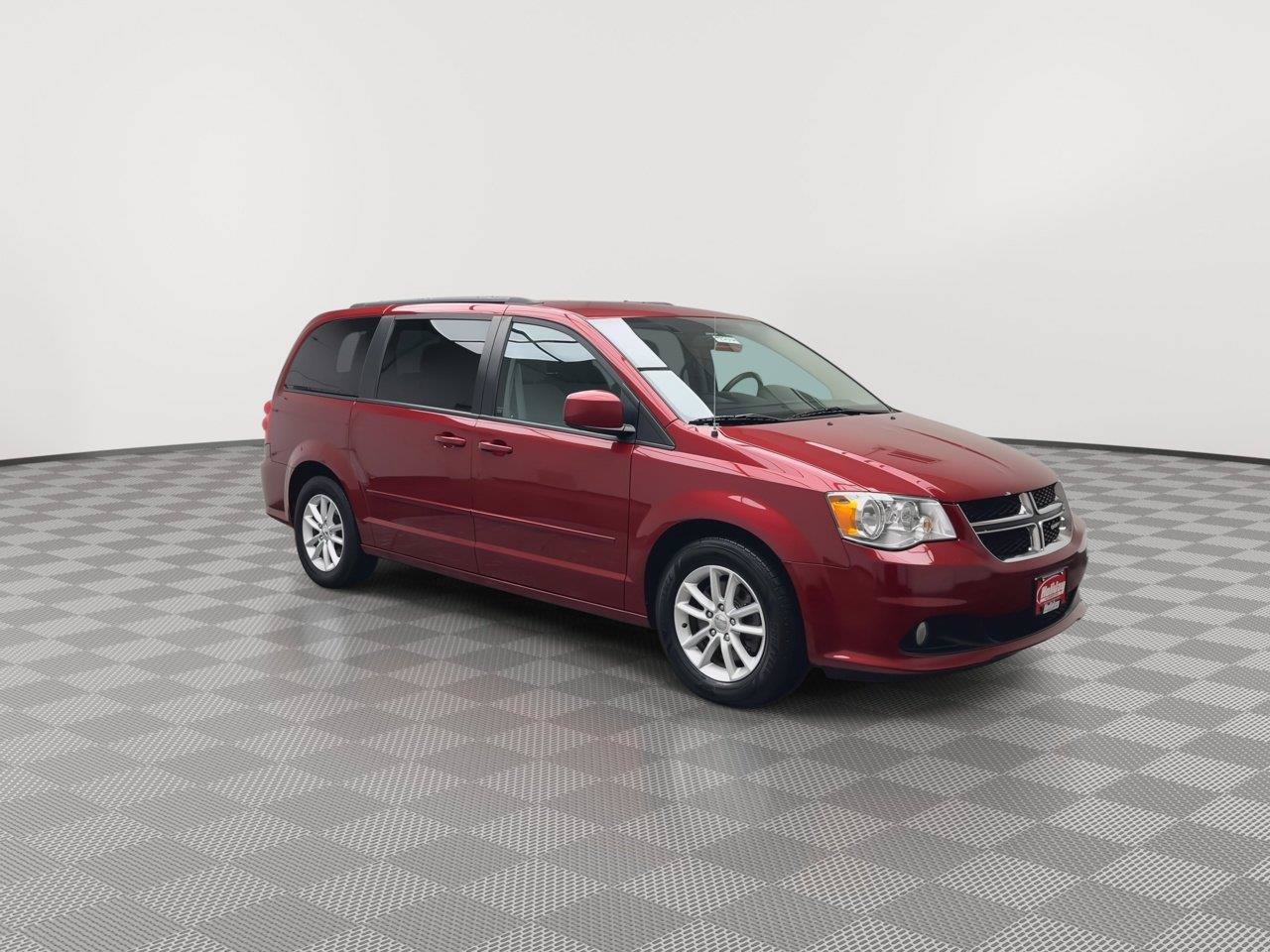 Used 2016 Dodge Grand Caravan SXT w/ UConnect Hands-Free Group FWD image 27