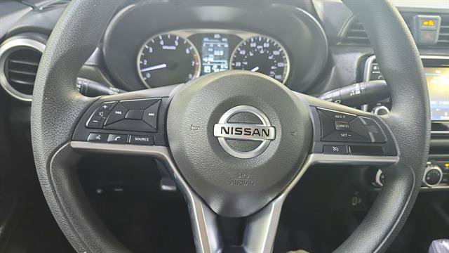 Used 2021 Nissan Versa S FWD image 13