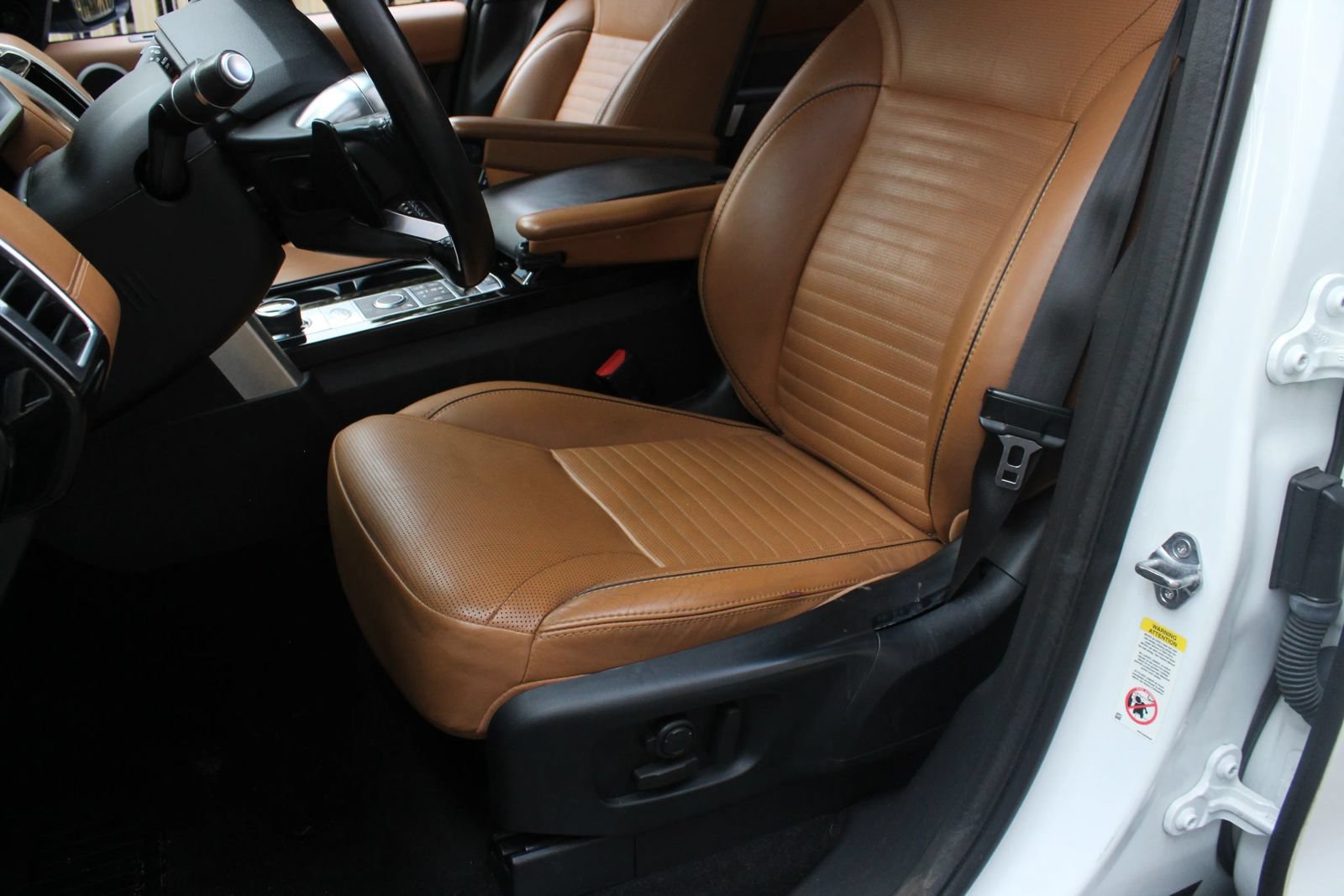 Used 2017 Land Rover Discovery HSE Luxury AWD/4WD image 19