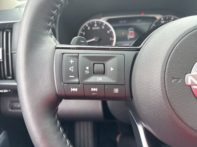 Used 2025 Nissan Pathfinder SL w/ SL Premium Package FWD image 32