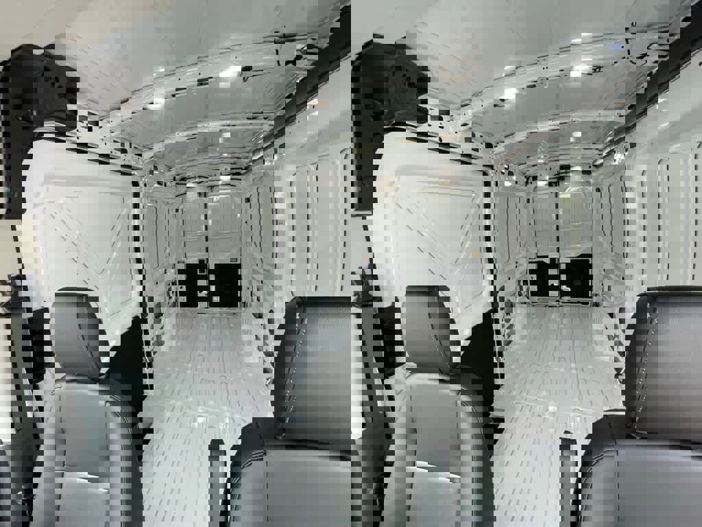New 2025 Ford Transit 250 148 Medium Roof image 20