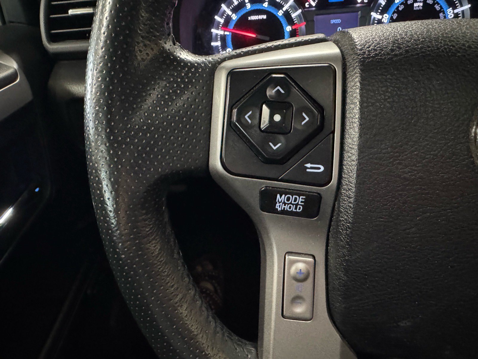 Used 2017 Toyota 4Runner Limited AWD/4WD image 29