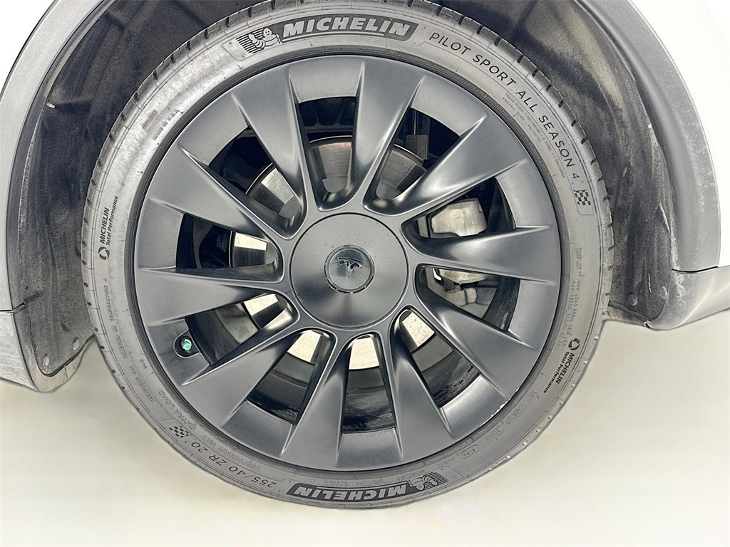 Used 2023 Tesla Model Y Long Range image 31