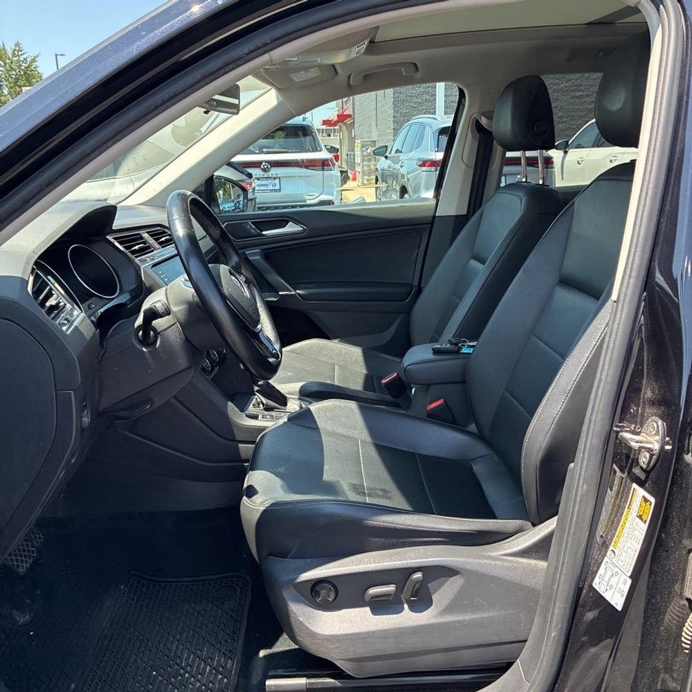 Used 2018 Volkswagen Tiguan SEL AWD/4WD image 5