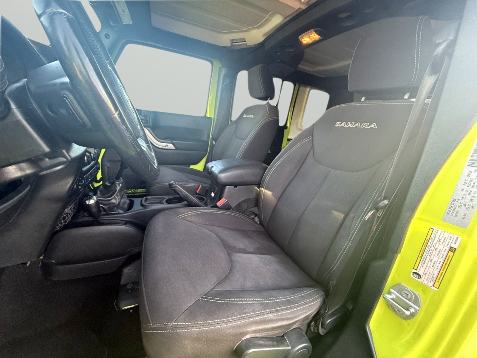 Used 2016 Jeep Wrangler Unlimited Sahara w/ Connectivity Group image 4