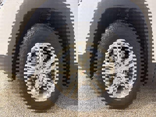 Used 2024 GMC Terrain SLE w/ Driver Convenience Package image 34