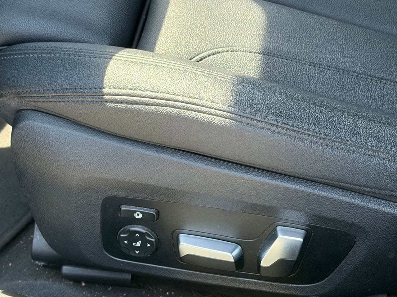 Used 2019 BMW 330i Sedan w/ Convenience Package RWD image 6