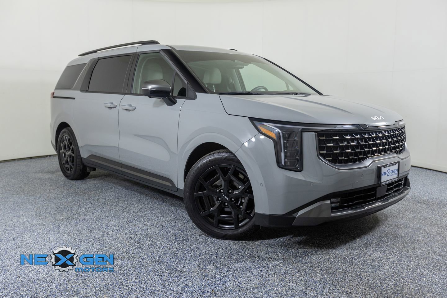 Used 2025 Kia Carnival SX Prestige