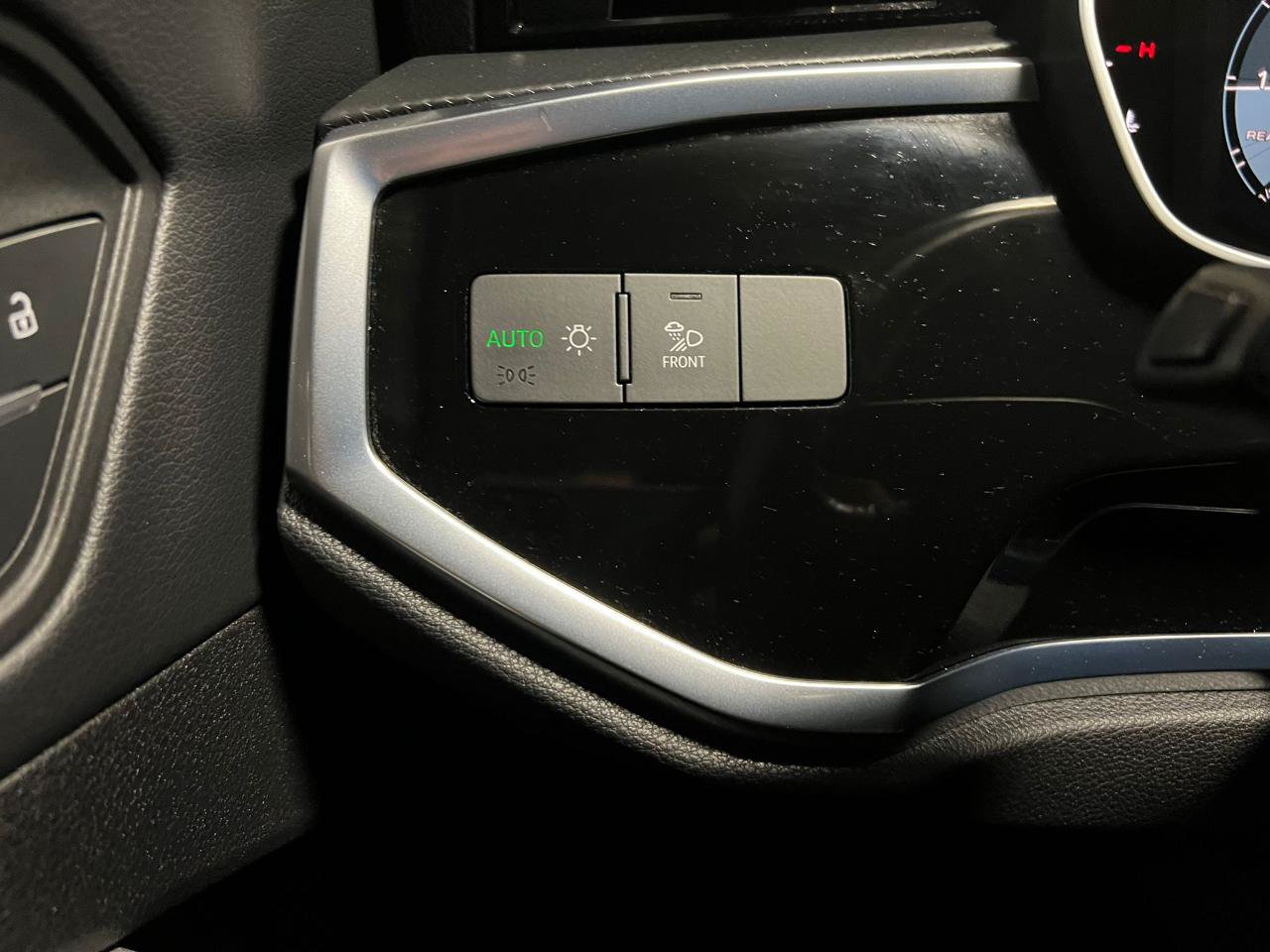 Used 2024 Audi Q3 2.0T Premium AWD/4WD image 35