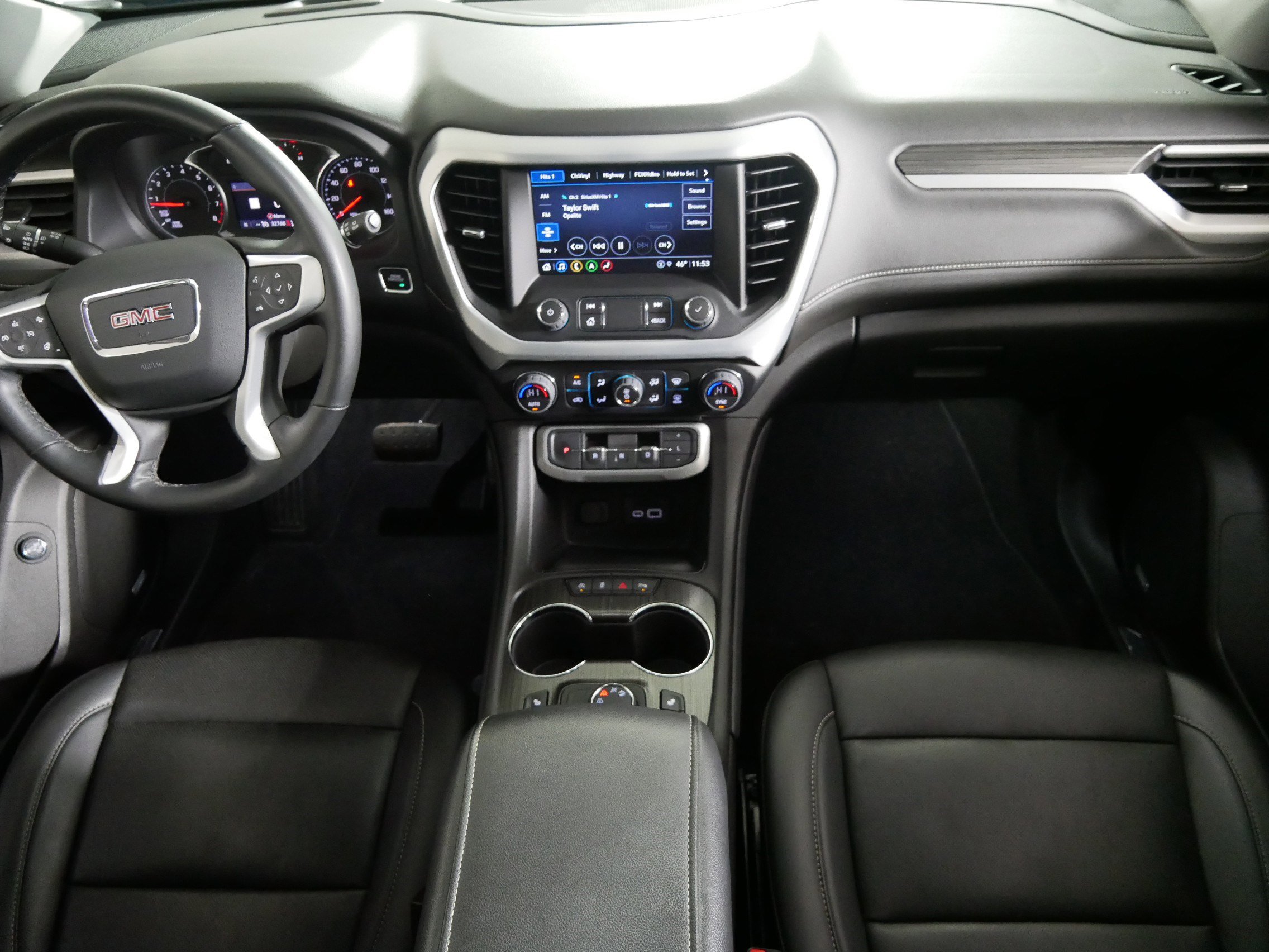 Used 2023 GMC Acadia SLT w/ Preferred Package image 10