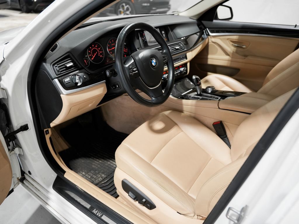 Used 2015 BMW 528i xDrive Sedan image 9