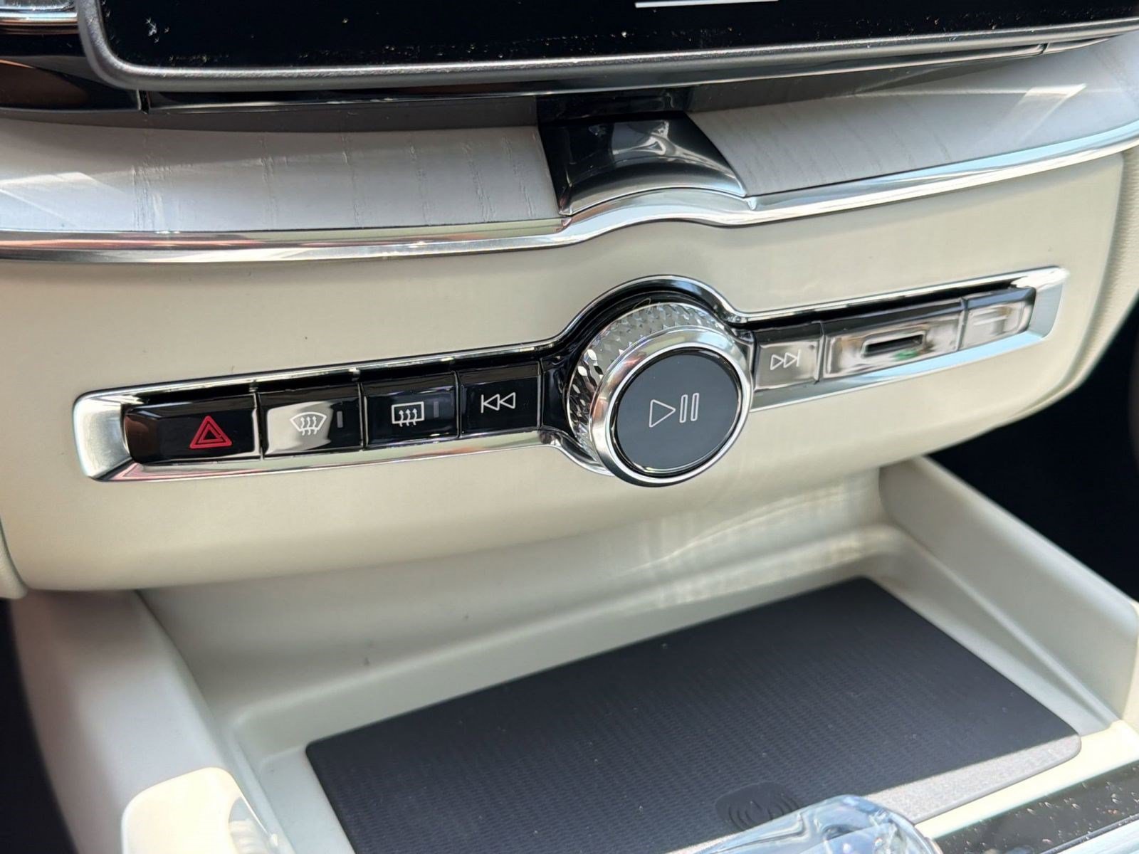 New 2026 Volvo XC60 B5 Ultra w/ Climate Package AWD/4WD image 19