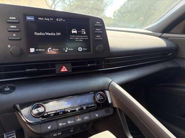 New 2026 Hyundai Elantra SEL Sport FWD image 23