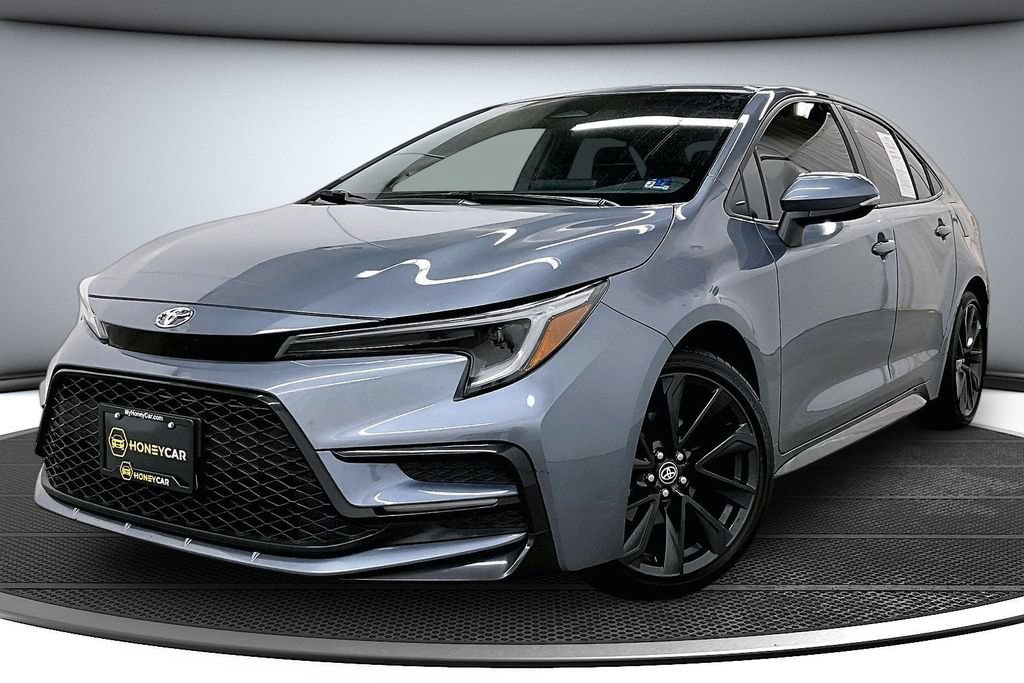 Used 2024 Toyota Corolla SE FWD image 3