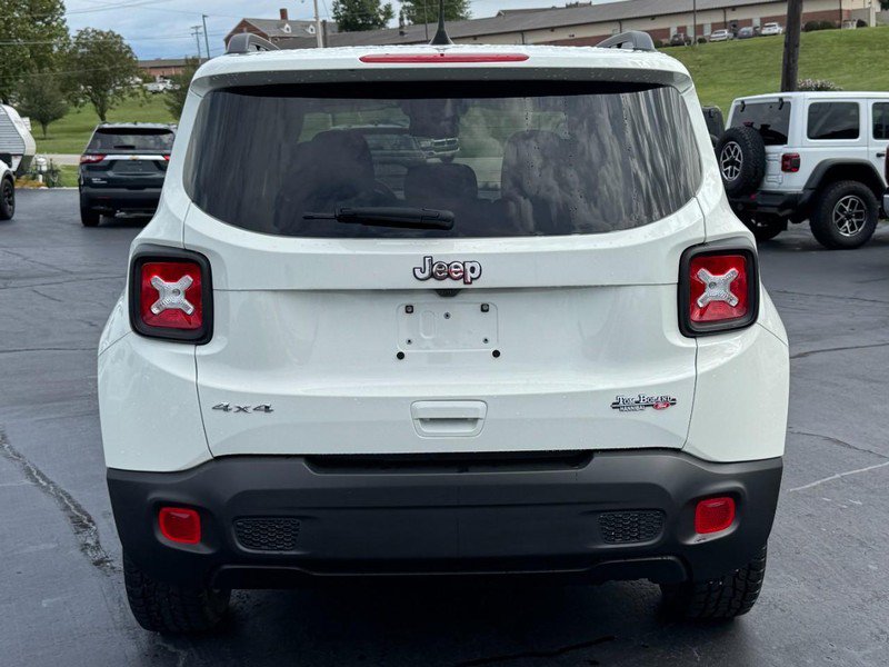 Used 2023 Jeep Renegade Latitude w/ Premium Group AWD/4WD image 4