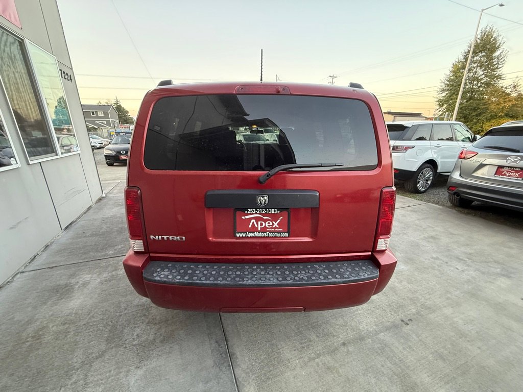 Used 2008 Dodge Nitro SXT image 5