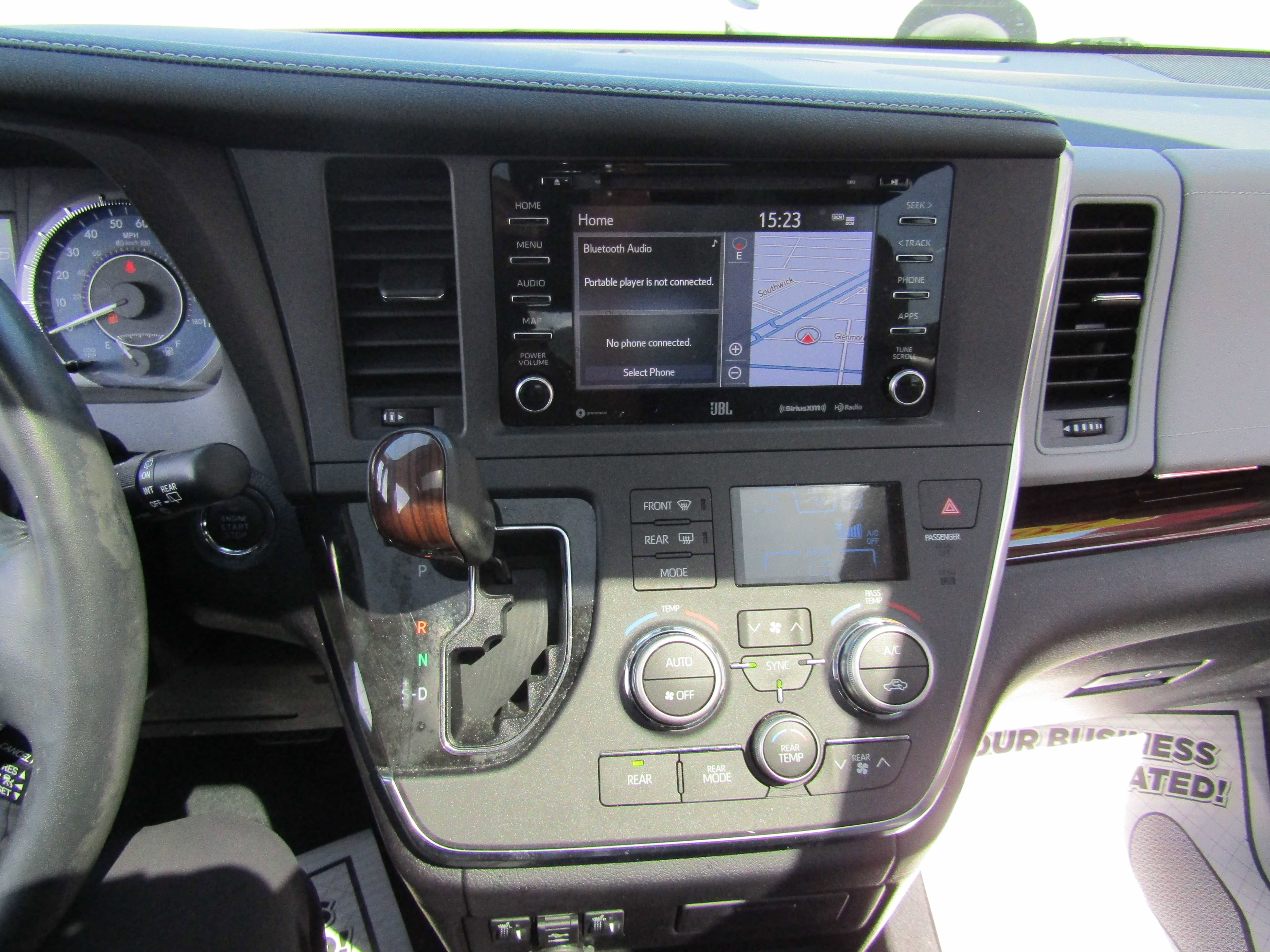 Used 2019 Toyota Sienna Limited FWD image 19