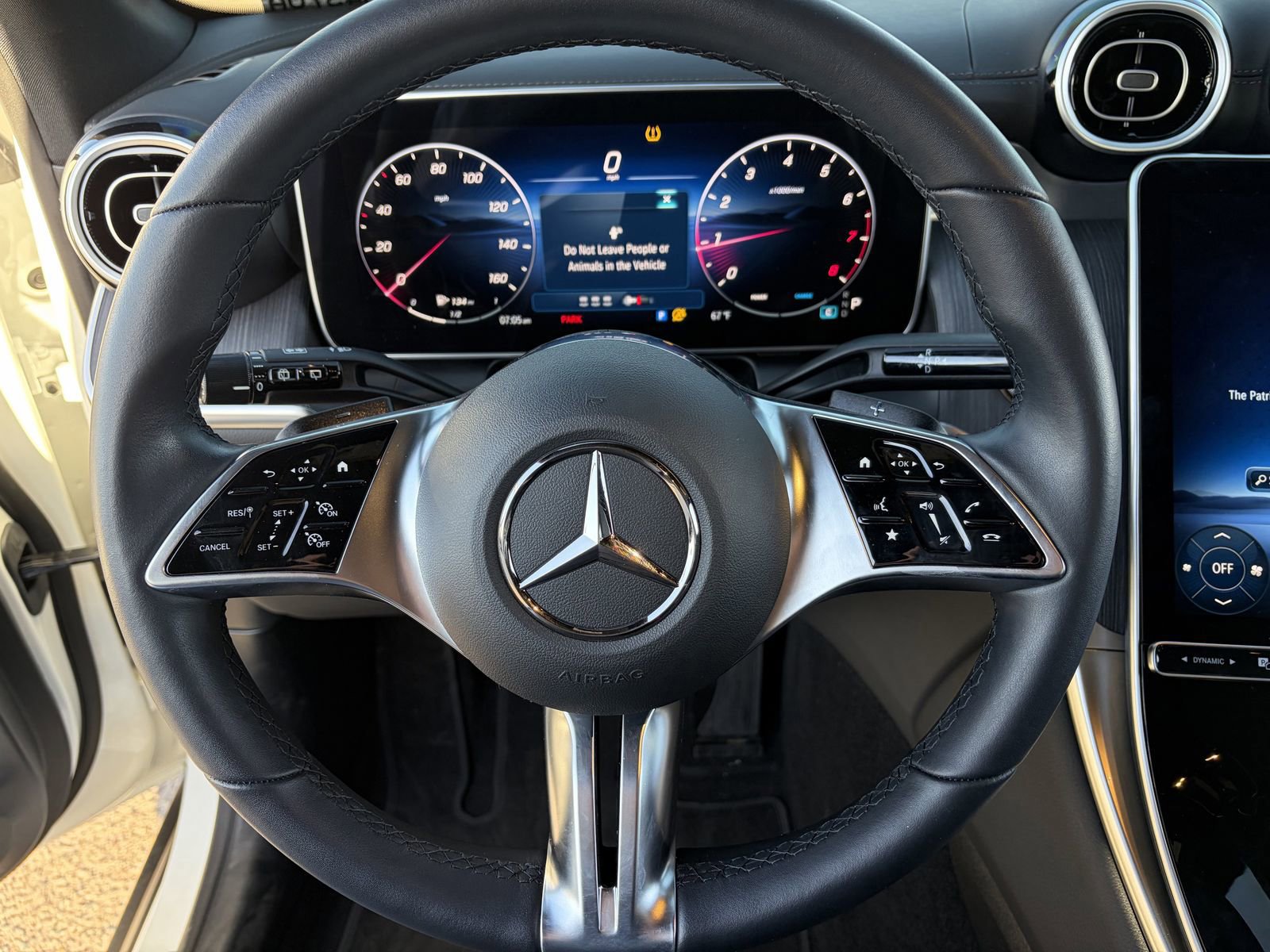 Used 2025 Mercedes-Benz GLC 300 image 24