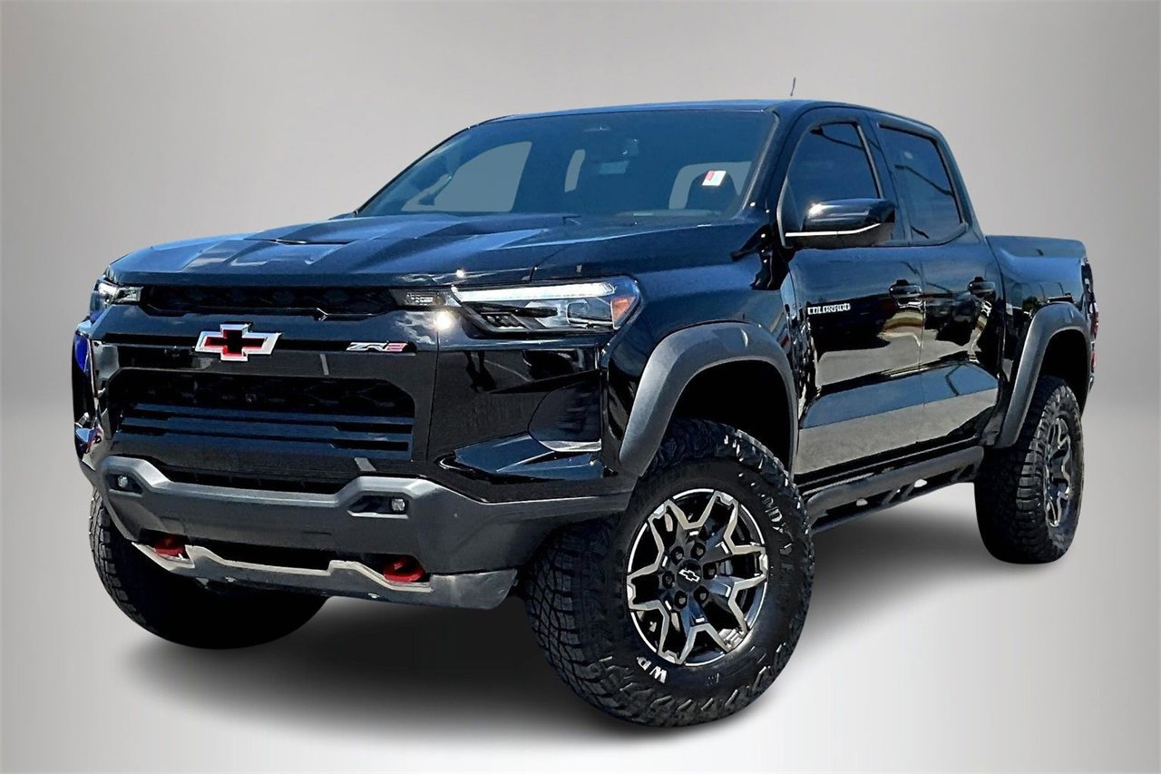 Used 2025 Chevrolet Colorado ZR2 w/ Technology Package