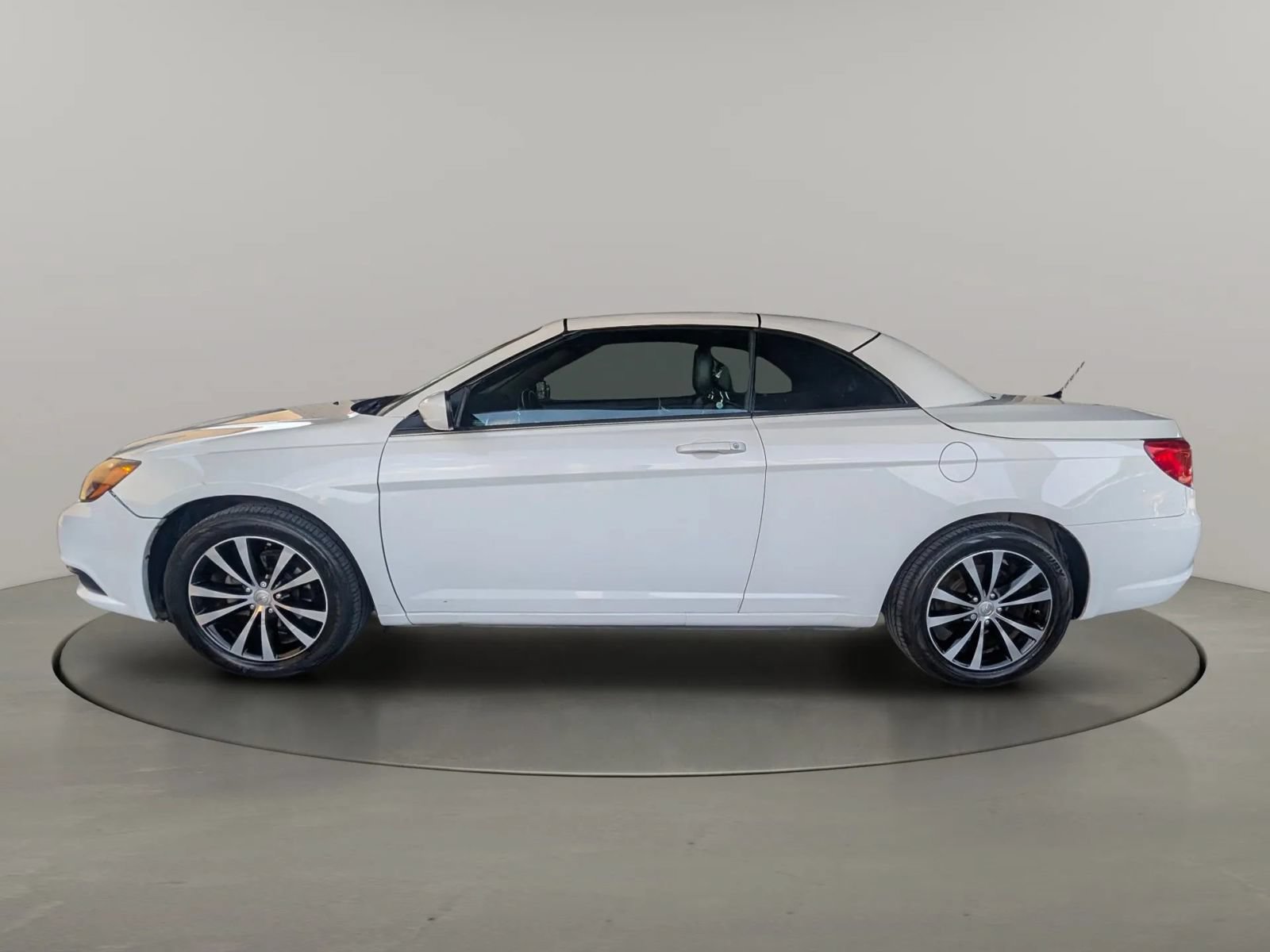 Used 2012 Chrysler 200 S FWD image 12