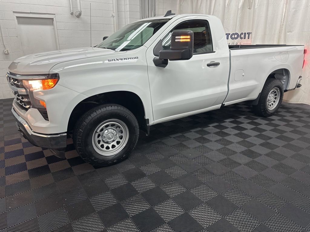 Used 2025 Chevrolet Silverado 1500 W/T w/ WT Value Package image 5