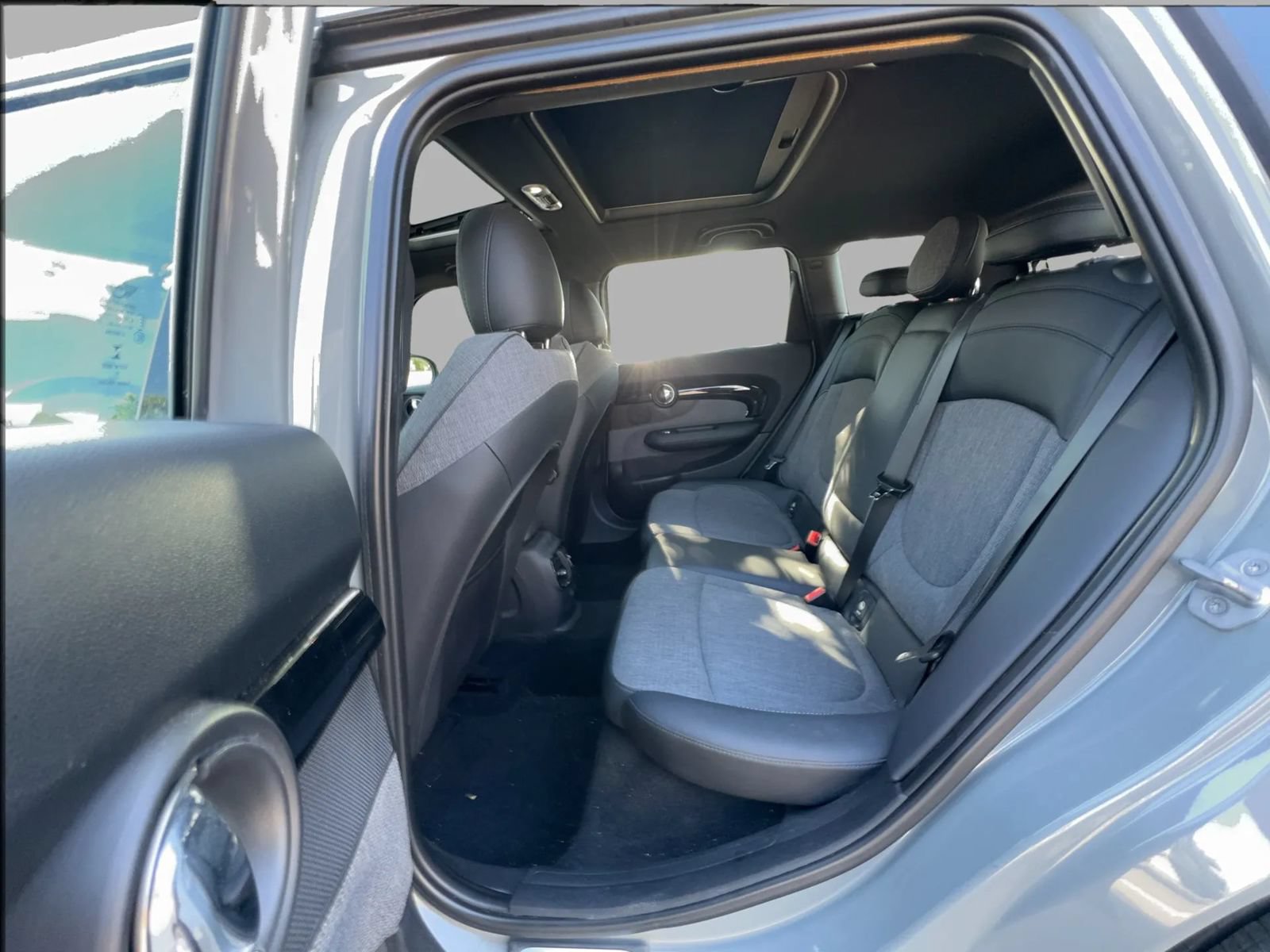 Used 2016 MINI Cooper Clubman FWD image 25