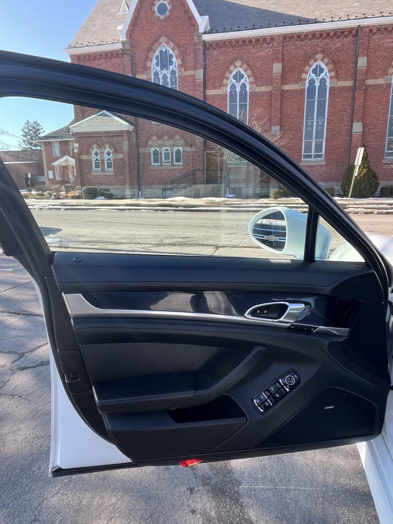 Used 2013 Porsche Panamera 4 Platinum Edition image 7