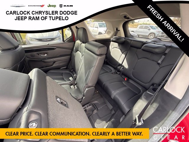 Used 2025 Honda Pilot Touring image 13