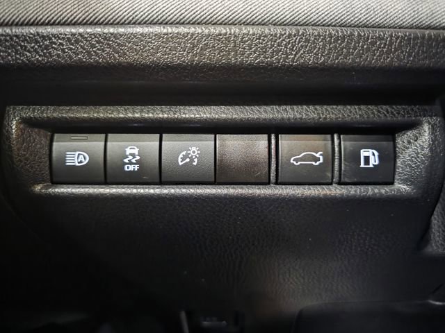 Used 2025 Toyota Camry LE w/ Convenience Package FWD image 18