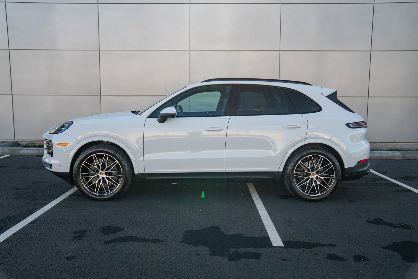 Used 2025 Porsche Cayenne image 2