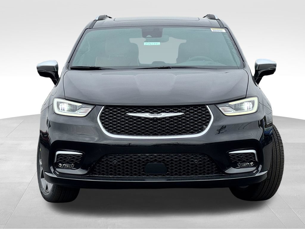 New 2026 Chrysler Pacifica Pinnacle FWD video 2