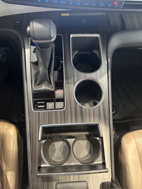 Certified 2024 Toyota Sienna Limited AWD/4WD image 14