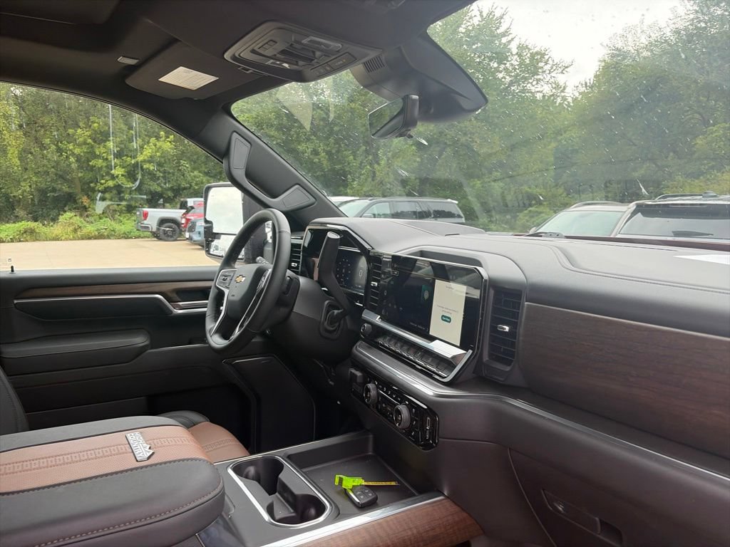 Used 2026 Chevrolet Silverado 2500 High Country w/ High Country Premium Package AWD/4WD image 15