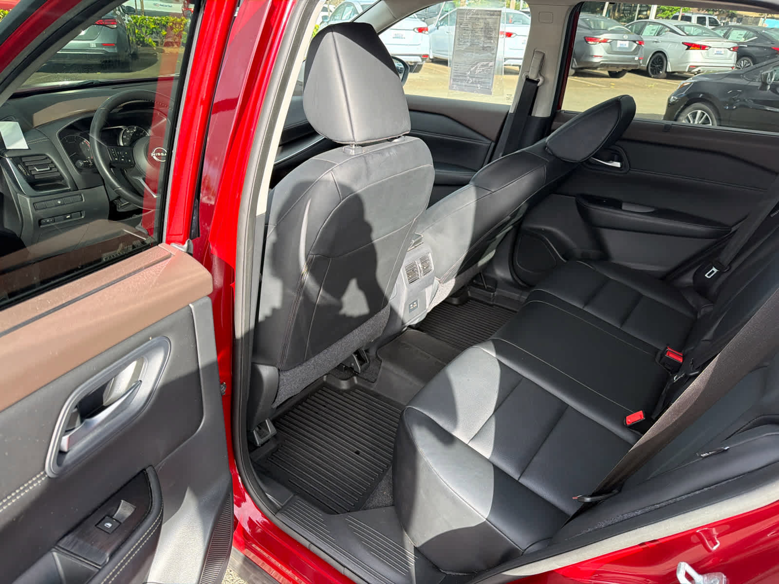 Used 2023 Nissan Rogue SV w/ SV Premium Package image 27