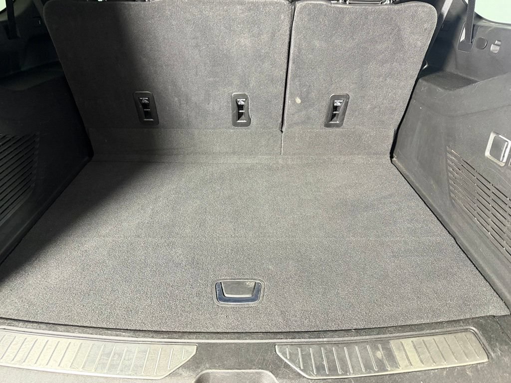 Used 2026 Chevrolet Suburban Premier AWD/4WD image 29