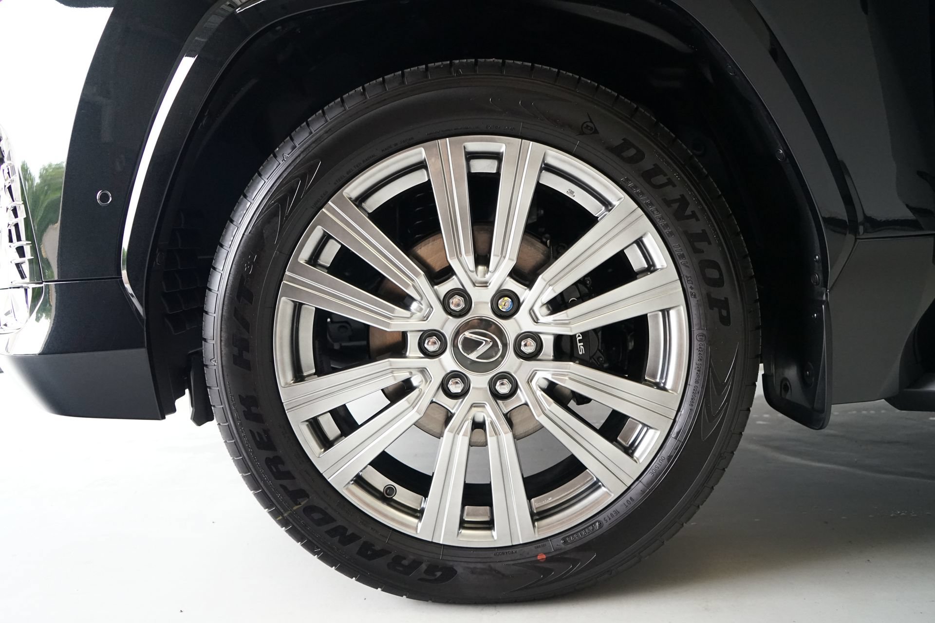 Used 2026 Lexus LX 700h Ultra Luxury AWD/4WD image 42