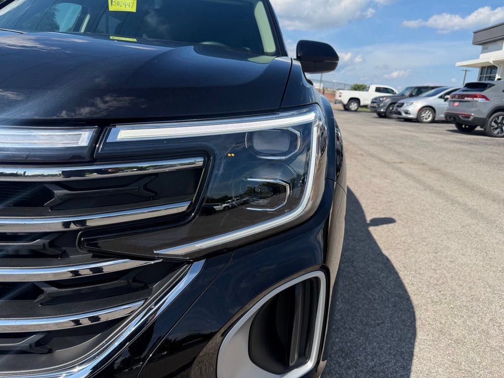 Used 2026 Volkswagen Atlas SE FWD image 11