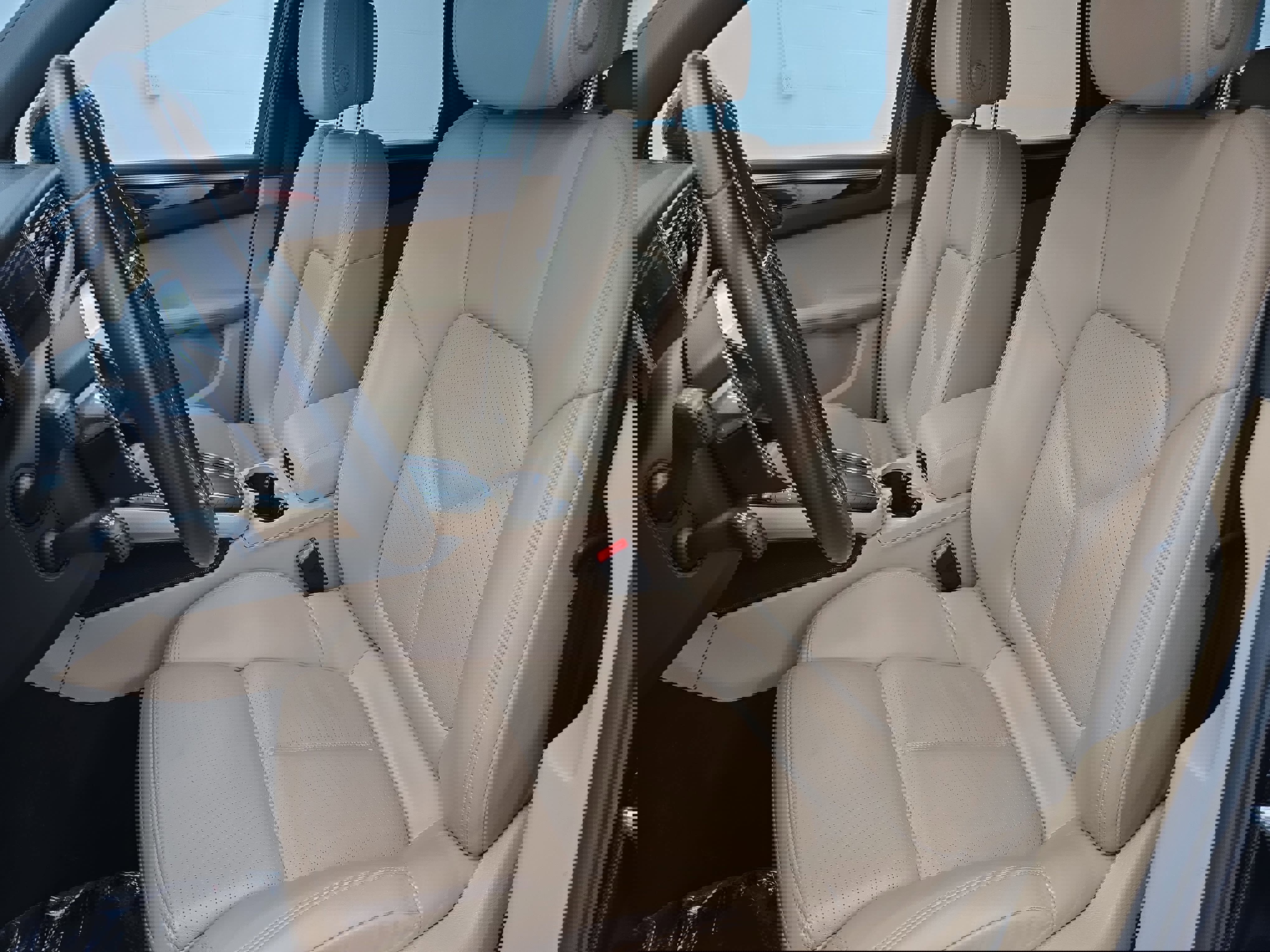 Used 2021 Porsche Macan Base image 15