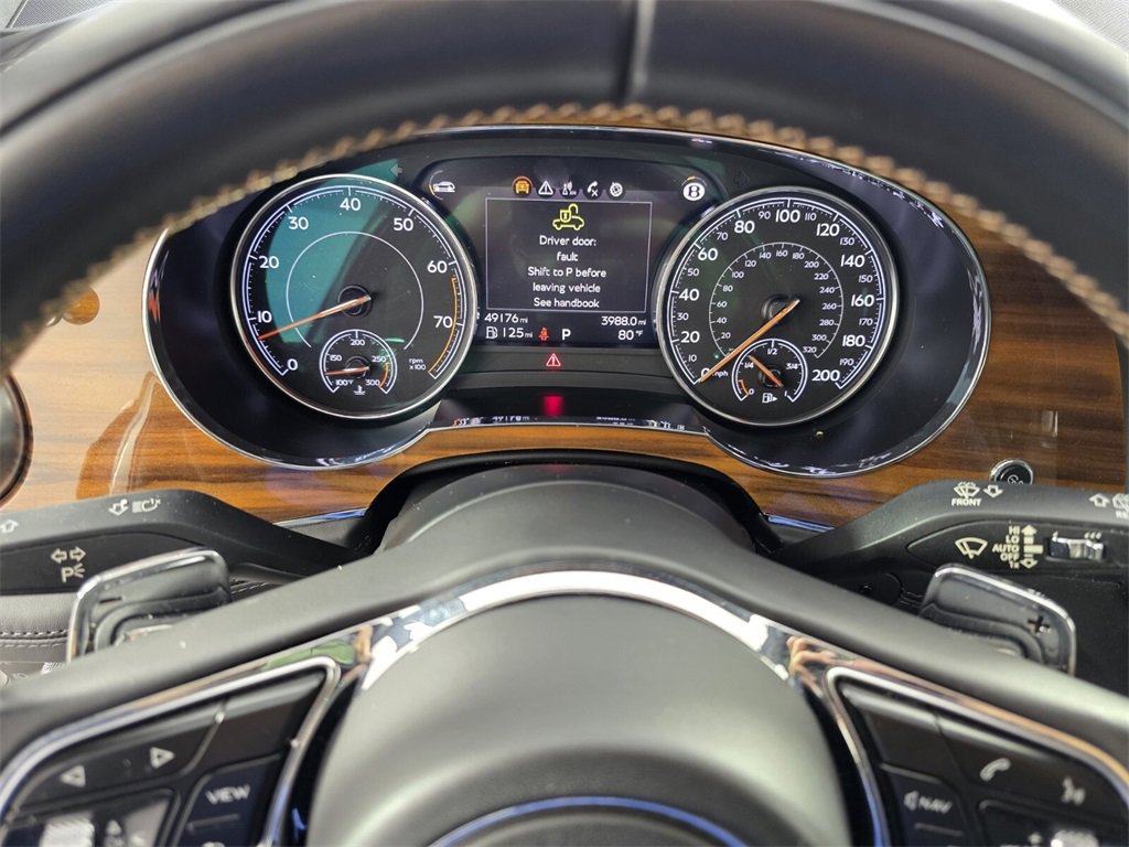 Used 2018 Bentley Bentayga image 21