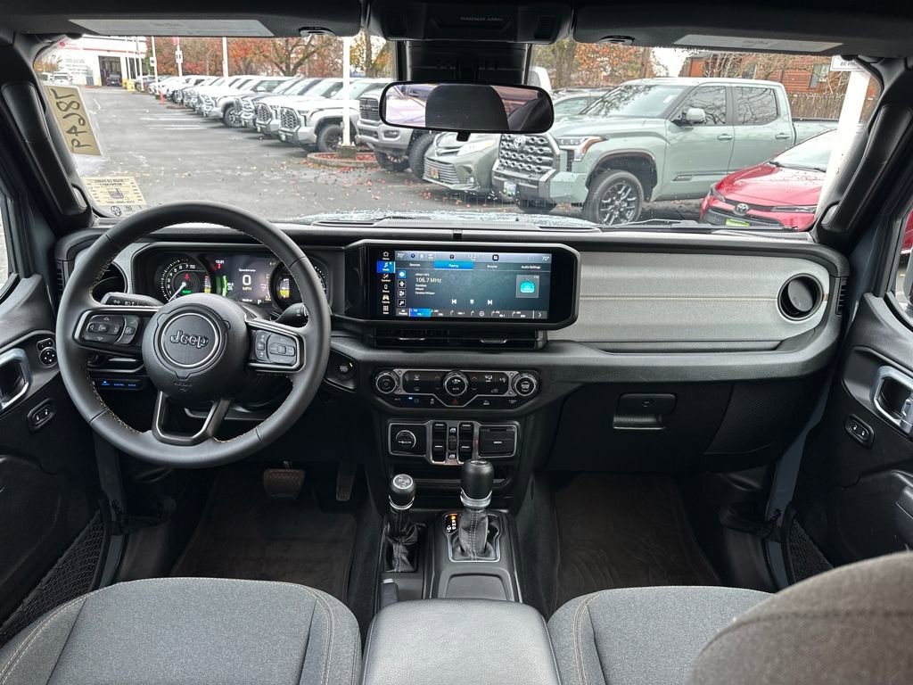 Used 2024 Jeep Wrangler Unlimited image 12