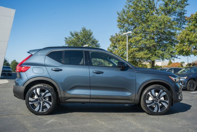 New 2026 Volvo XC40 B5 Ultra w/ Protection Package Premier AWD/4WD image 3