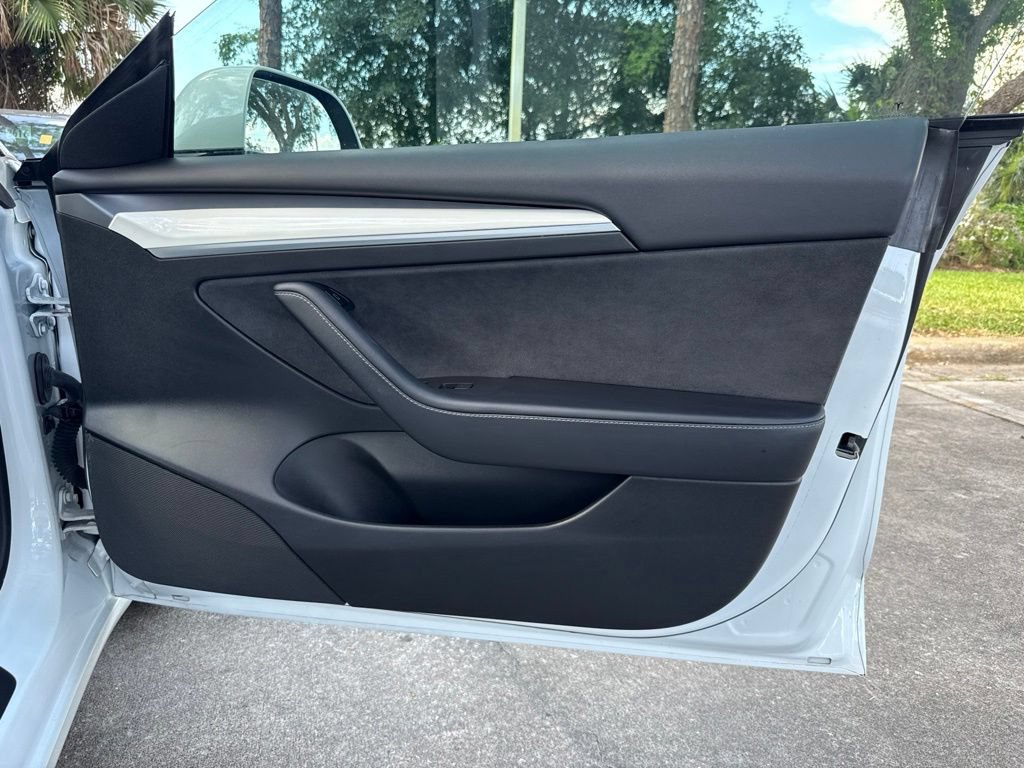 Used 2022 Tesla Model 3 Long Range AWD/4WD image 19