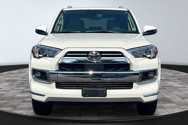 Used 2022 Toyota 4Runner Limited AWD/4WD image 2
