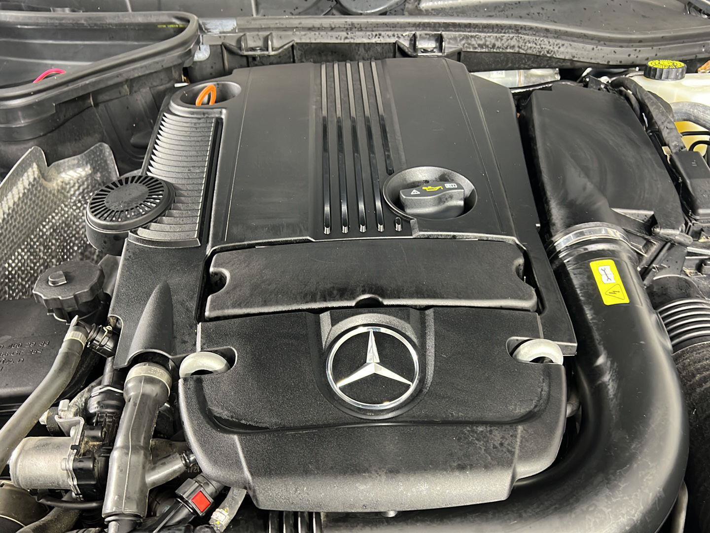 Used 2014 Mercedes-Benz SLK 250 image 21