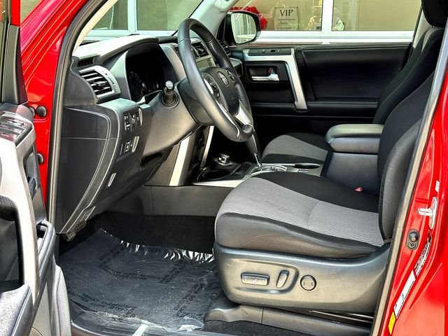 Used 2024 Toyota 4Runner SR5 AWD/4WD image 10