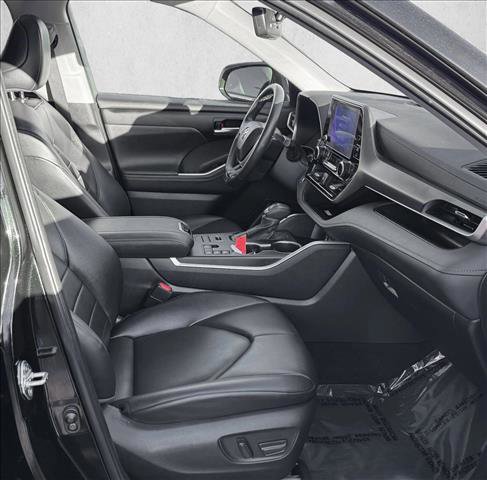 Used 2024 Toyota Highlander XLE image 21